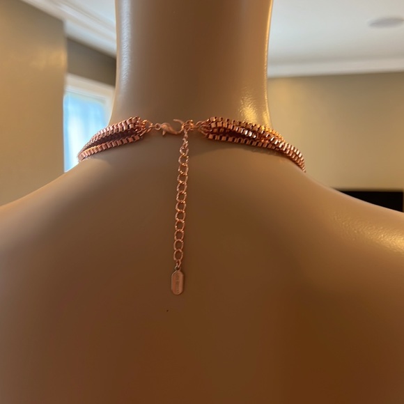 Rose gold colored 5 strand necklace - Picture 3 of 4